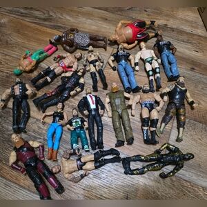 19 WWE wrestlers Vickie Guerrero gold dust, Eric Rowan, Randy & Others